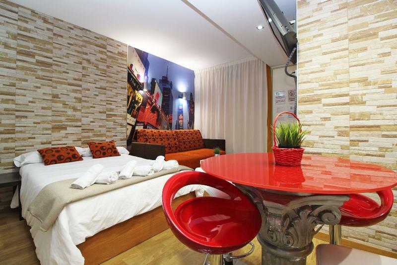 Tribuna Deluxe Малага Экстерьер фото